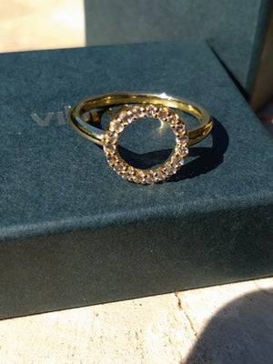 Fingerring, forgyldt, Christina Jewelry & Watches, Str 59.
Forgyldt sølv.
Stenene er af topaz.
Brugt