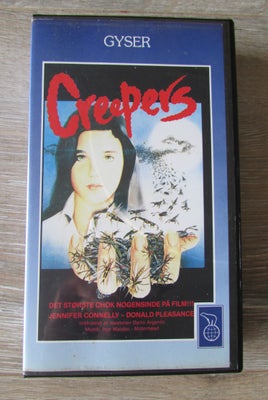Gyser, CREEPERS, 
(Phenomena; 1985)

Jennifer (Jennifer Connelly) er netop ankommet til en fin schwe