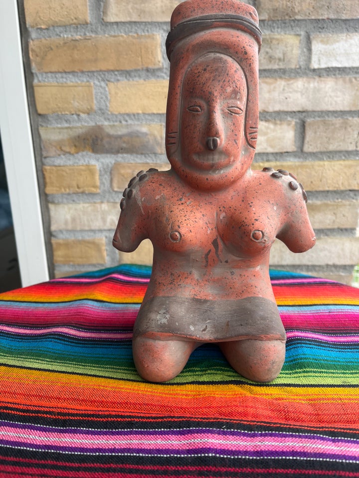 Mexicansk skulptur, INAH, motiv: Mujer arrodillada