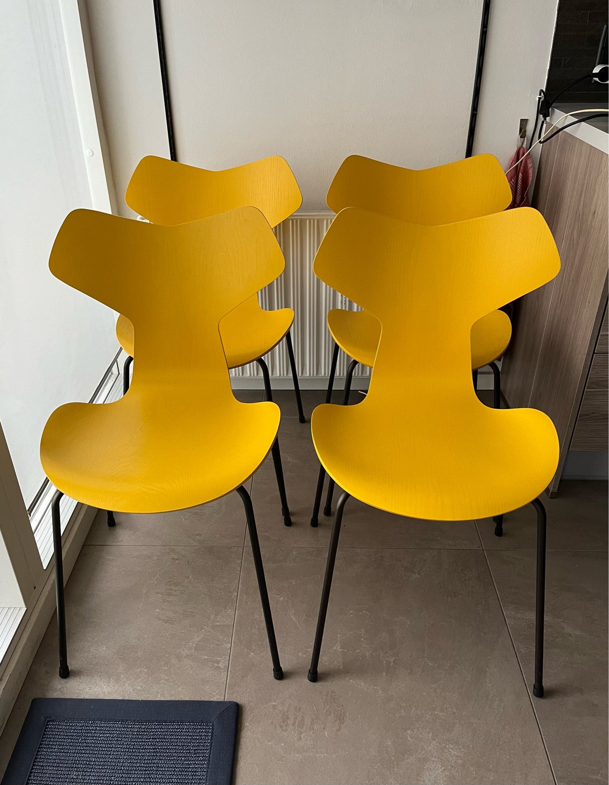 Arne Jacobsen, stol, Grandprix / AJ3130