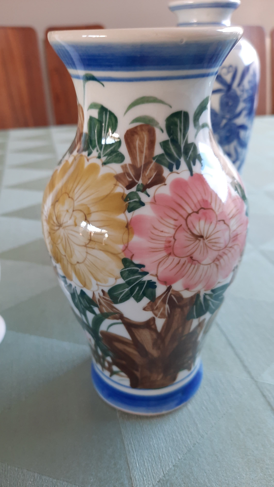 Porcelæn, 3 VASER, JAPANSK OG KINESISK