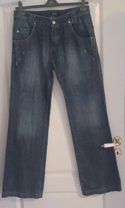 Jeans, Repeat, str. 42