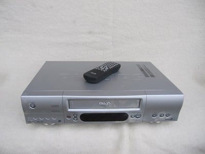 VHS videomaskine, Philips, VR 805, God, 
- ALU-farvet,
- Incl. fjernbetjening,
- 2 x Scartstik,
- AU