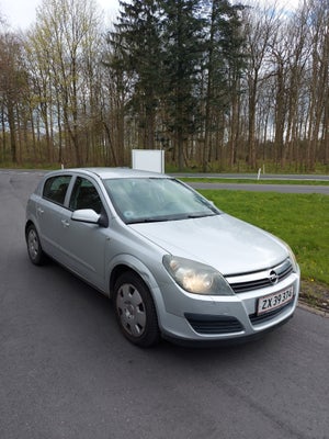Opel Astra, 1,6 16V Limited, Benzin, 2006, km 222000, sølvmetal, træk, aircondition, airbag, 5-dørs,
