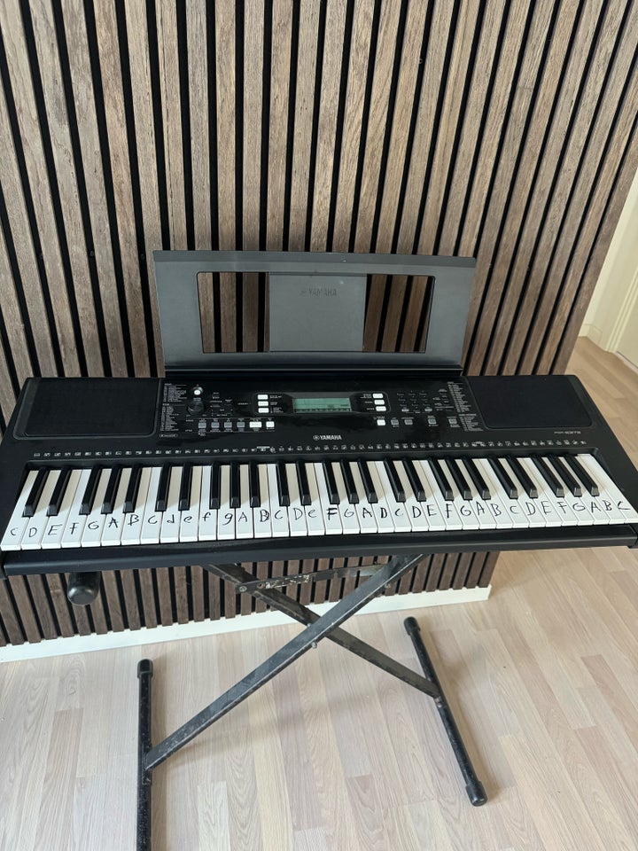 Keyboard, Yamaha Psr-e373