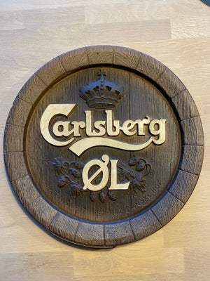 Skilte, Carlsberg øl skilt, Carlsberg Øl-skilt. Ligner træ, men er det ikke (det er noget plast-værk