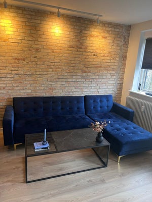Anden arkitekt, Blå velour sofa og 4 velour stole til salg!
Næsten helt nyt, men må desværre sælge d