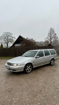 Volvo V70, 2,4, Benzin, aut. 1997, km 504646, gråmetal, træk, ABS, airbag, 5-dørs, st. car., 15" alu