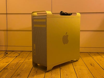 Mac Pro, 5,1 (2012), 6-kerner GHz, 32 GB ram, 250 GB harddisk, God, Fin computer - bare ikke til mig