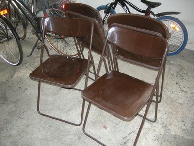 Køkkenstol, Plast/metal, -, 4 stk. brune klapstole i plast/metal sælges samlet for 75,- kr. 
Skal af