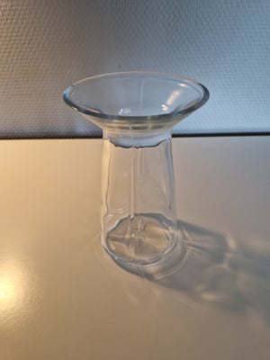 Vase, Vase "Grand Cru", Rosendahl, Rosendahl "Grand Cru" vase i klart glas.
Grand Cru er designet af