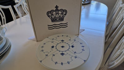Porcelæn, Kageopsats, Royal Copenhagen, Musselmalet riflet kageopsats. Royal Copenhagen. 32 cm fad p