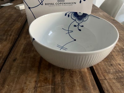 Porcelæn, Blå Mega Riflet, skål 21 cm, Royal Copenhagen, Jeg sælger denne Royal Copenhagen skål som 