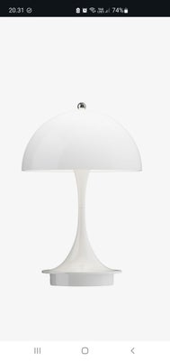 Anden bordlampe, Panthella Portable, Louis Poulsen lampe designet af Verner Panton. Opal skærm. Mål: