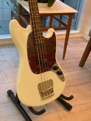 Elbas, Squier Mustang CV 60s, Sælger min meget flotte og næsten ubrugte Mustang Bas.

Den er købt i 