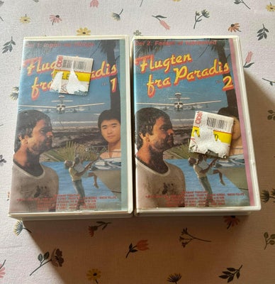 Serie, Frugten fra Paradis, VHS videobånd:

Flugten fra paradis del 1 og 2

Ok i stand

Sælges samle