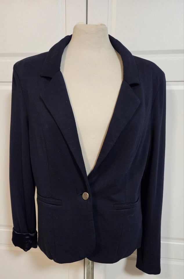 Blazer, str. 40, Minus