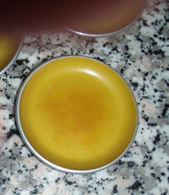 Emalje, bakke til glas mv, 3 stk retro gule emalje glasbakker samlet 75 kr
dia 7 cm
sendes mod betal