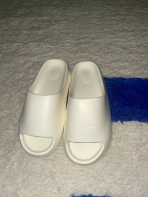 Hjemmesko, Fake!! Yeezy slides , str. 40,5,  Creme,  Ubrugt