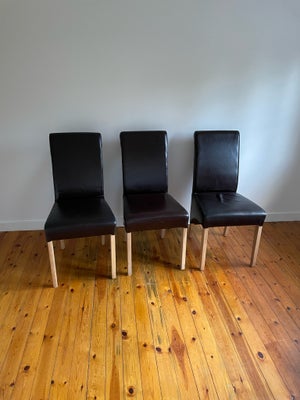 Spisebordsstol, b: 46 l: 49, 3 spisebordsstole med sæde og ryglæn i brunt læder og ben i træ. 
Sidde