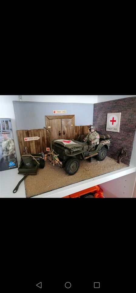 Fjernstyret bil, Rochobby Medic Jeep, skala 1/12