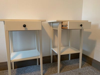 Ikea Hemnes nat/entrebord, 2 stk. Ikea Hemnes nat/entreborde til salg.  Fejler intet og har ingen sk