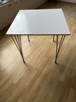 Cafebord, Arne Jacobsen , b: 80 l: 80