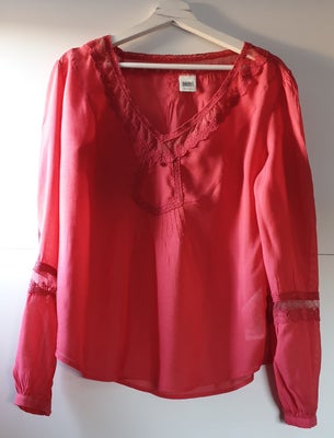 Bluse, Object, str. 40