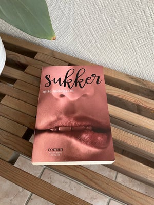 Sukker, Gitte løkkegaard , genre: romantik, Sukker af Gitte Løkkegaard
Paperback 
Nina forelsker sig