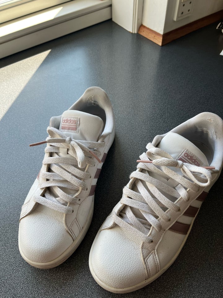 Sneakers, str. 40,5, Adidas