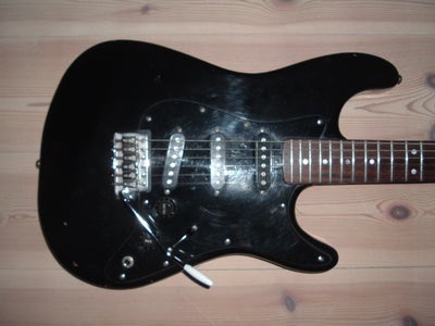 Elguitar, andet mærke Stratocaster, En god, helt original Strat, fra upåagtede Marina FL-1. Den lyde