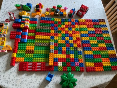 Lego Duplo, Stor samling DUPLO, over 250 klodser og 18 med tryk 3 biler og 4 figuer

Se også mine an
