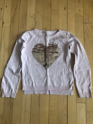 Bluse, Strik bluse, H & M, str. 122, Strik bluse, lys rosa med paliet hjerte
str. 122 / 6-8 år.

Bru