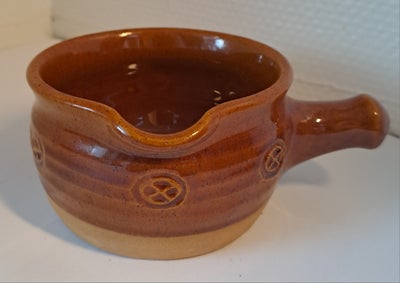 Keramik, Hegnetlund Skål, Hegnetslund skål m. håndtag.
Lavet af Kaj Jørgensen nr. 423
Ingen skår ell