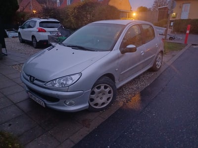 Peugeot 206+, 1,4 HDi 70 Comfort, Diesel, 2009, km 230000, champagnemetal, nysynet, 5-dørs, 1 1/2 år