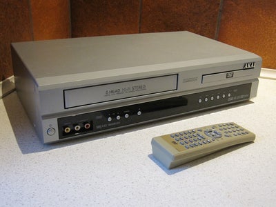 VHS videomaskine, Akai, DV-V606N (Incl. fjernbetjening), Perfekt, 
- Incl. fjernbetjening,
- COMBI a