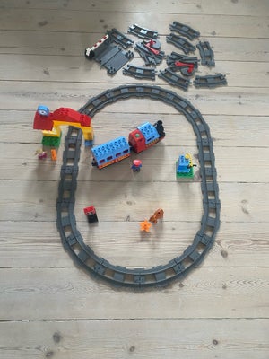 Lego Duplo, Stor togbane med masser af skinner, elektrisk selvkørende tog med vogn, skiftespor og kr
