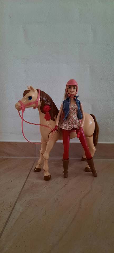 Barbie, Barbie dukke og hest