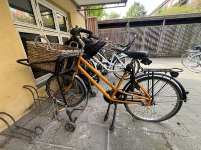 Retrocykel, Skøn, gul, gammel postcykel der skal finde sit nye hjem. 
Jeg har selv købt den her igen