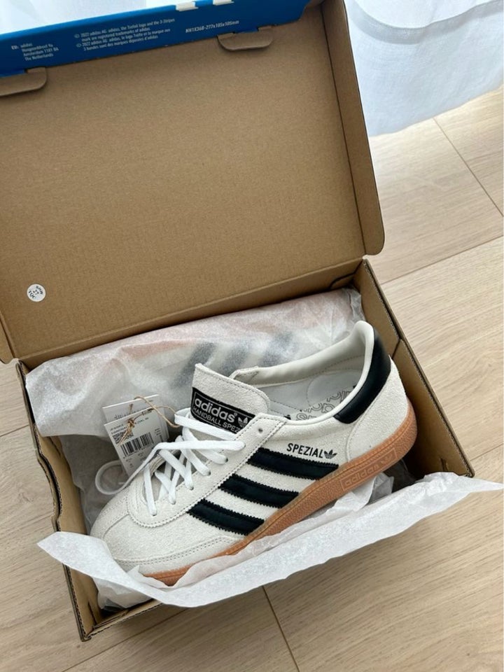 Sneakers, str. 40, Adidas