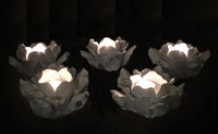 Fyrfadsstage, 5 Hvide Keramik Roser