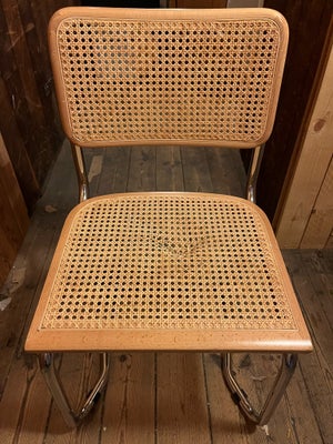 Spisebordsstol, Frisvinger, 2 stk frisvingerstole i lys flet, stolene er stabelbar.

Begge stole er 
