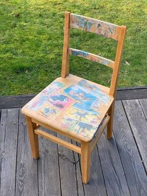 Stol, Håndbygget, DESIGN og INDRETNING. Sjov svensk barnestol med høj ryg. 

Den er 74,5 cm høj og h