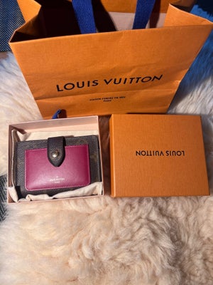 Pung, Louis Vuitton, The Juliette Wallet is crafted from iconic Monogram canvas, complemented by a d