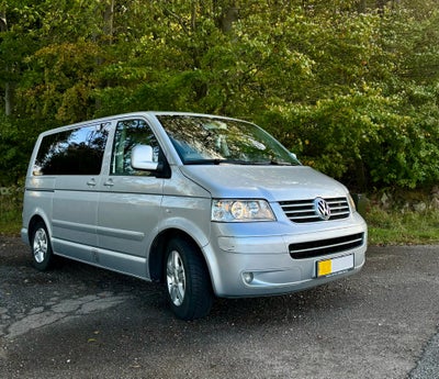 VW Multivan 2,5 TDi 174 Highline Tiptr. 5d