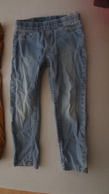 Bukser, bukser, H & M, str. 98, 1 par lange bukser tilbage.
Lyseblå cowboybukser.
Brune fløjlsbukser