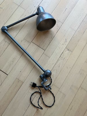 Arkitektlampe, Lyfa?, Flot gammel arkitektlampe, står original med patina. Jeg ved ikke, hvad den he