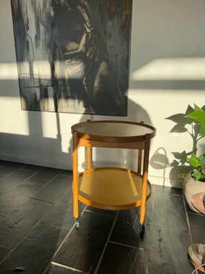 Anden arkitekt, Bølling bakke bord, Eg olie, 

Brdr. Krüger Bølling Bakkebord Natur Eg Sunny: Yellow