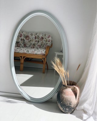 Vægspejl, b: 70 h: 108, Stort smukt ovalt spejl i perfekt stand - kun meget lidt patina på glas men 
