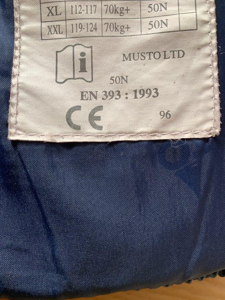 Svømmeveste, Musto, str. XL